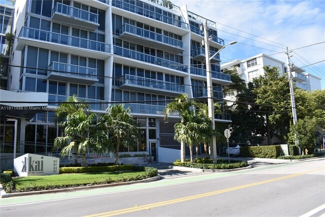 Foto del edificio - 9940 W Bay Harbor Dr