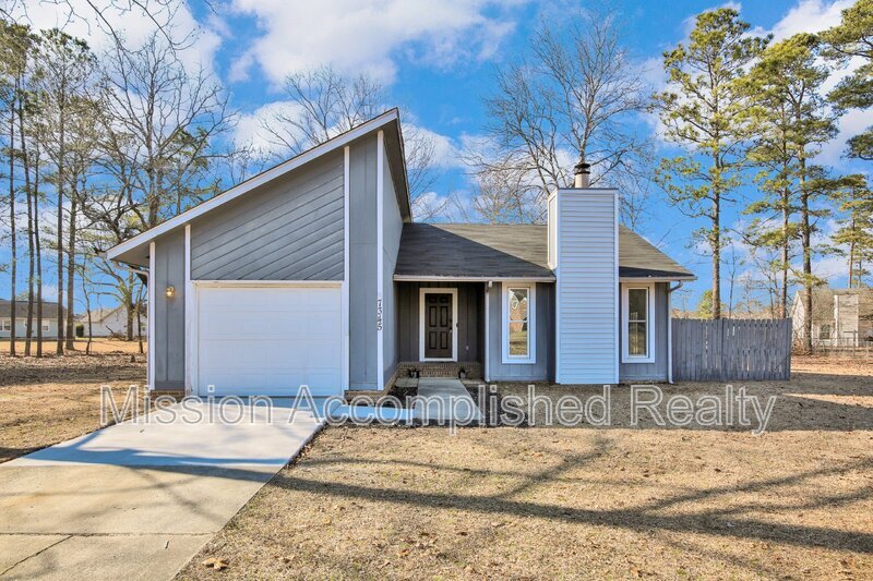 Foto principal - 7345 Pebblebrook Dr