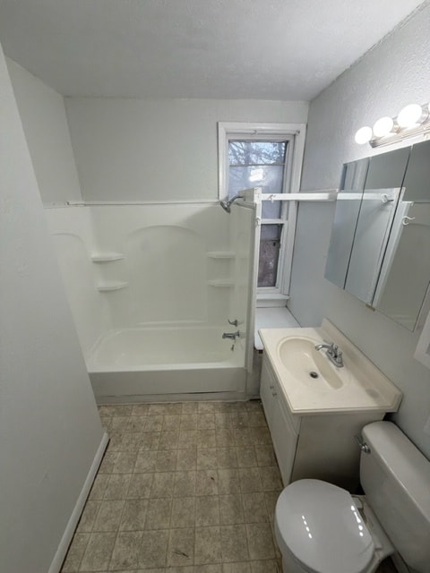 Building Photo - 241 Cherry St