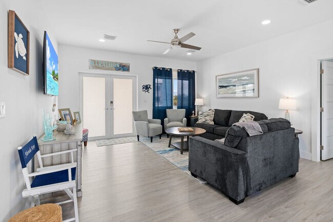 Foto del edificio - 231 Pescayo Ave