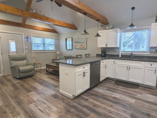 Building Photo - 1708 N Center St