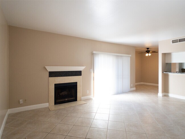 Building Photo - 6500 Harbor Town Dr