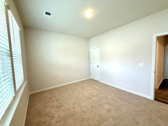 Foto del edificio - 9093 Malahide Ln