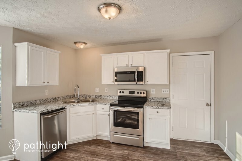 Foto principal - 2163 Forest Ridge Rd SE