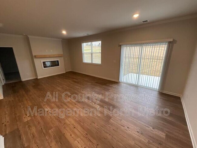 Building Photo - 191 Sweet Briar Wy