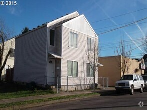 Building Photo - 5922 SE 86th Ave