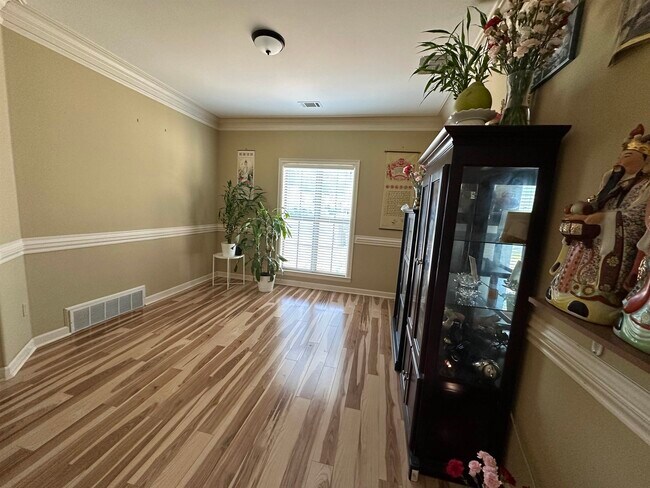 Foto del edificio - 9328 Owl Hill Dr