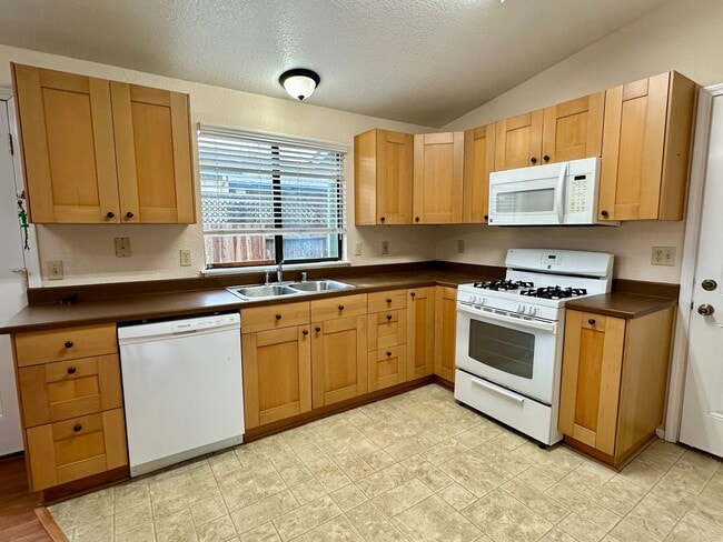 Foto del edificio - McKinleyville 3/2 with fenced yard. Heartwood Subdivision