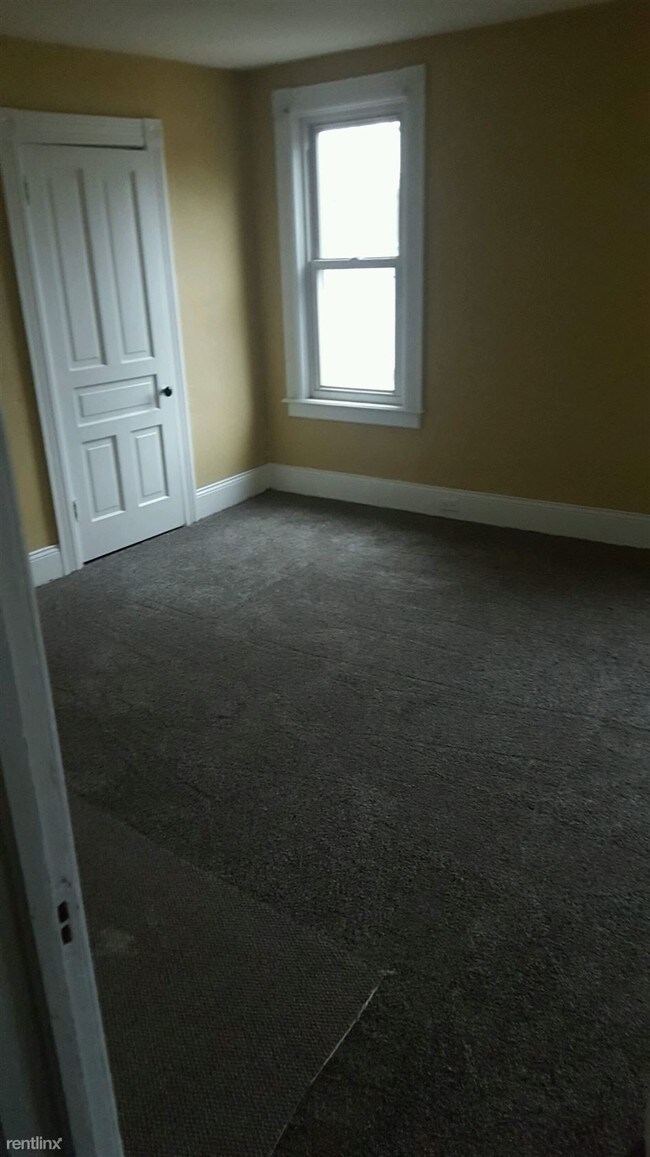 Building Photo - 4 br, 1 bath House - 307 S Mason St