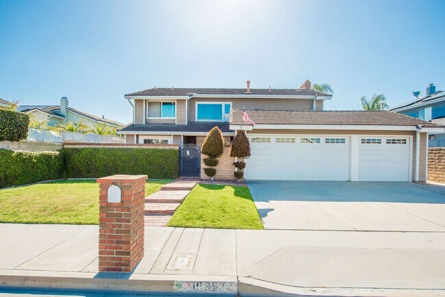 Building Photo - 4 Bedroom, 2 1/2 Bath, 3 Car Garage Home