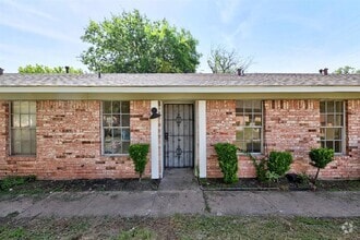 Building Photo - 903 N Meadows Dr