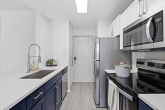 Building Photo - Aventura Cimarron
