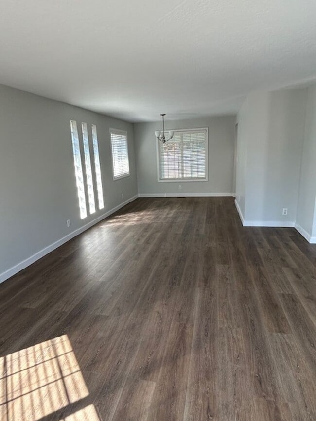 Building Photo - Home for Rent by Bohemia Elementary