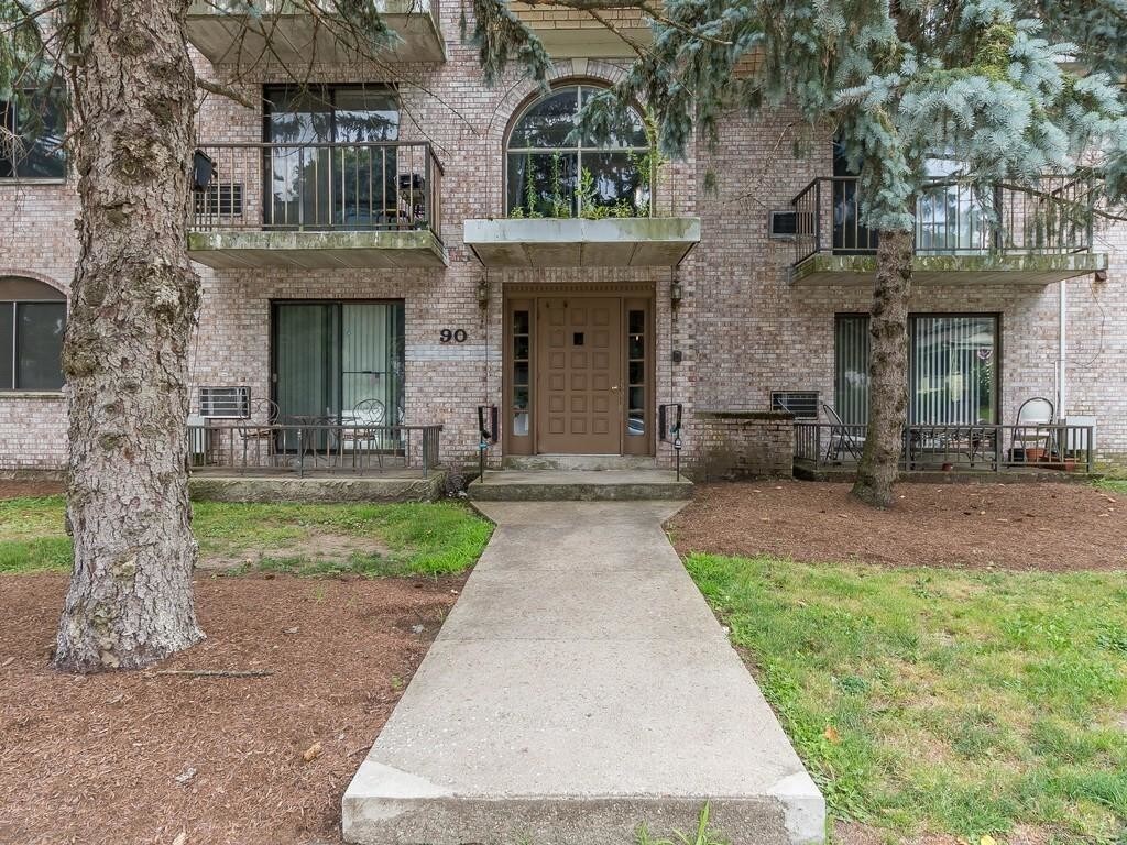 90 High St, Dedham, MA 02026 Apartments in Dedham, MA