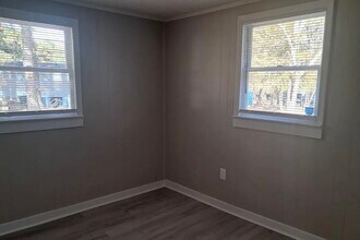 Building Photo - 313 Jacobs St