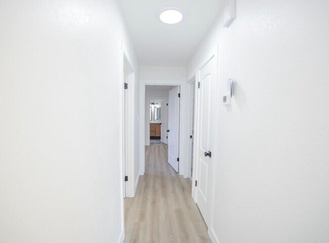 Foto del edificio - 5331 Bradford Dr