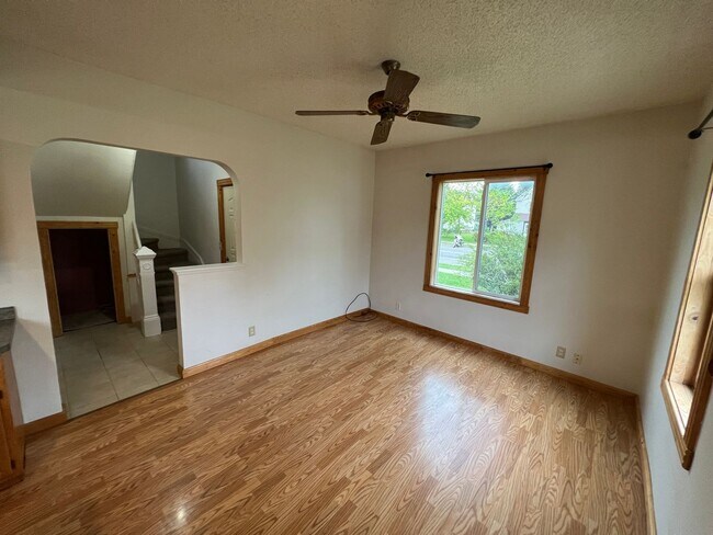 Foto del edificio - 1227 Grand Ave