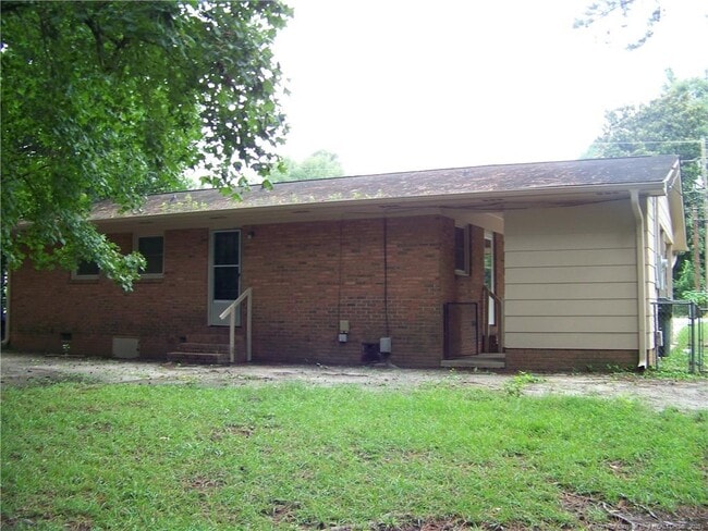 Building Photo - 7017 Bronwyn St