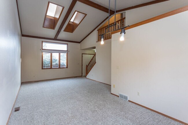 Building Photo - Gorgeous Mountain Shadows Home with Stunning Views!!