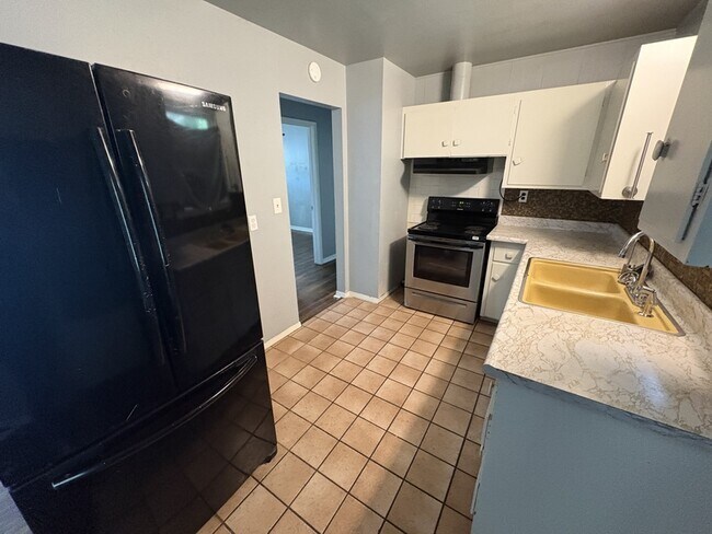 Foto del edificio - 2442 N Pittsburg Ave