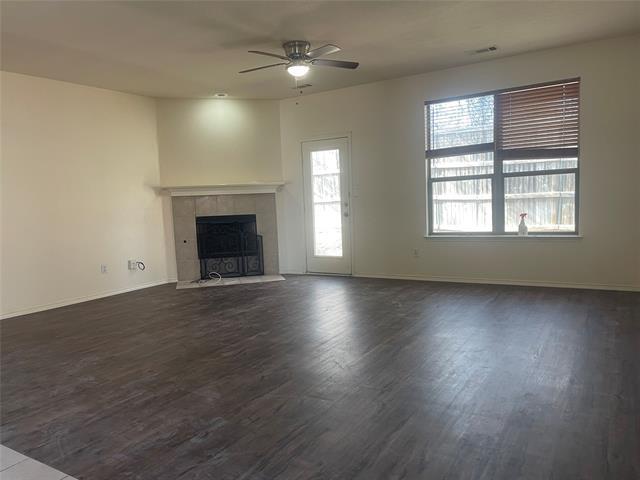 Foto del edificio - 299 Salmon Lake Dr