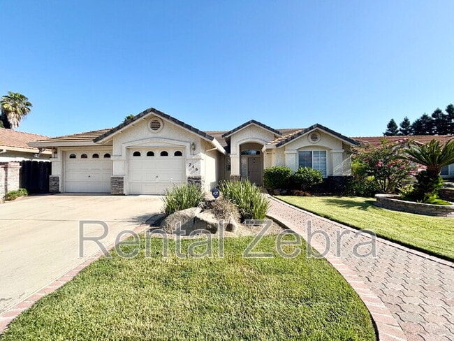 Photo - 746 Wren Ct House