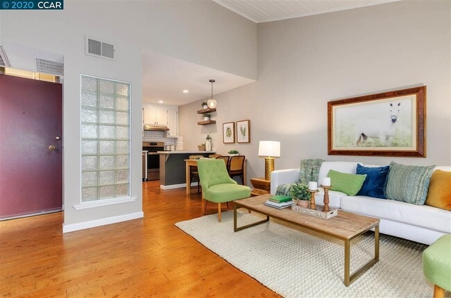 Foto del edificio - 2716 Oak Rd