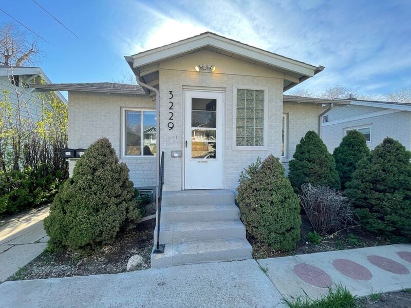 3229 S Lincoln St Unit A, Englewood, CO 80113 Condo for Rent in