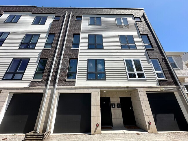 Photo - 3831 TERRACE St Townhome