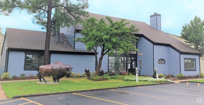 Building Photo - The Arlo at River’s Edge
