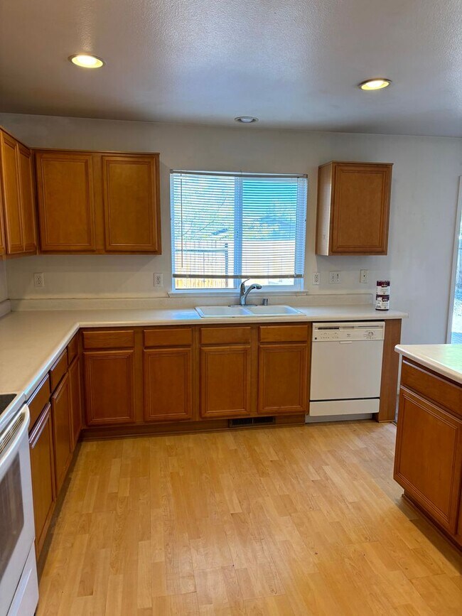 Foto del edificio - 7475 Northcreek Dr