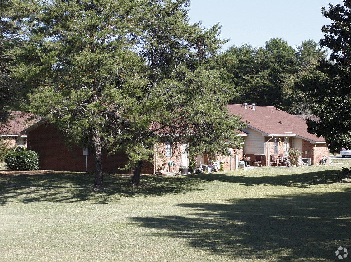 Building Photo - Summerhill Apartments