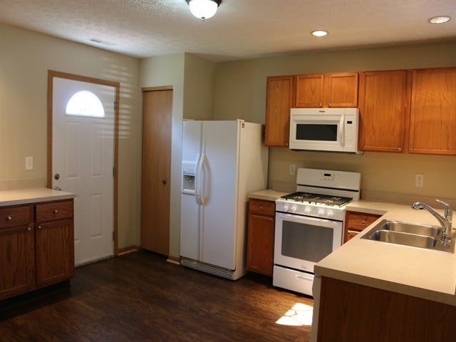 Foto del edificio - 7525 Hemrich Dr