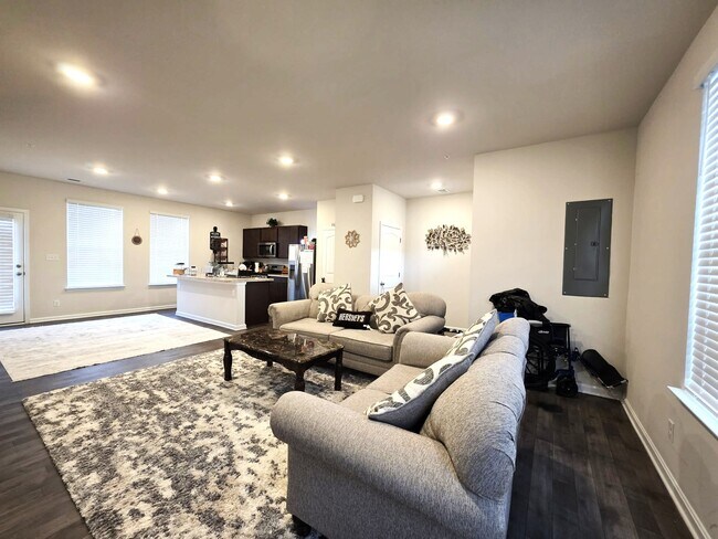 Foto del edificio - 407 Stream Valley Ct