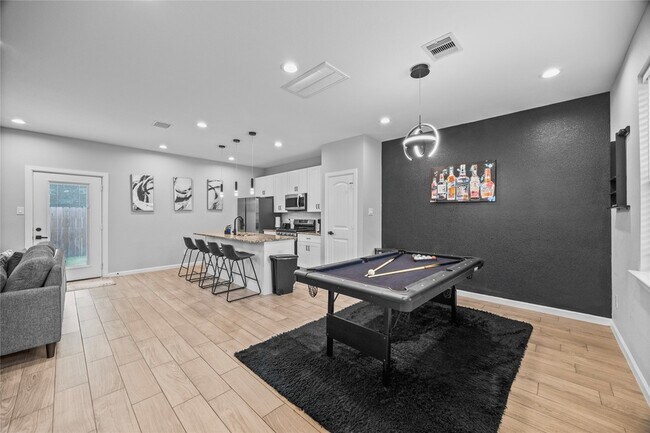 Foto del edificio - 7422 Mount St