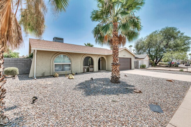 Foto del edificio - 10655 E Mercer Ln
