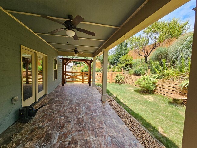 Foto del edificio - 4 Bedroom Single Family Home in Gainesville