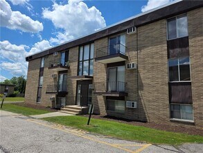 Building Photo - 16101 Maple Park Dr