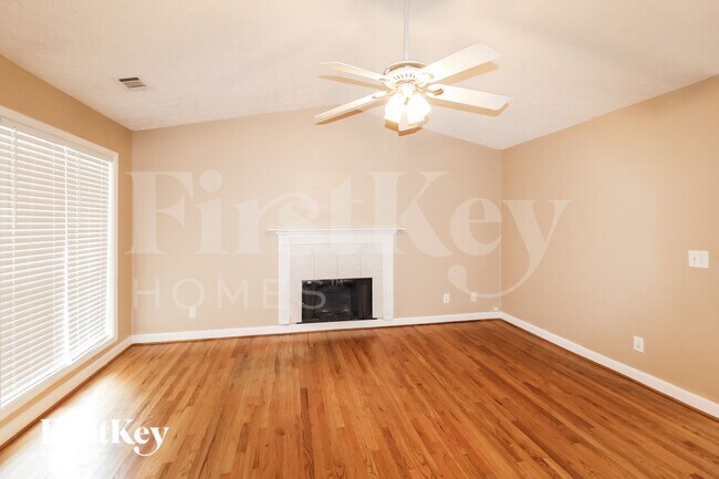 Building Photo - 5082 Memory Ln