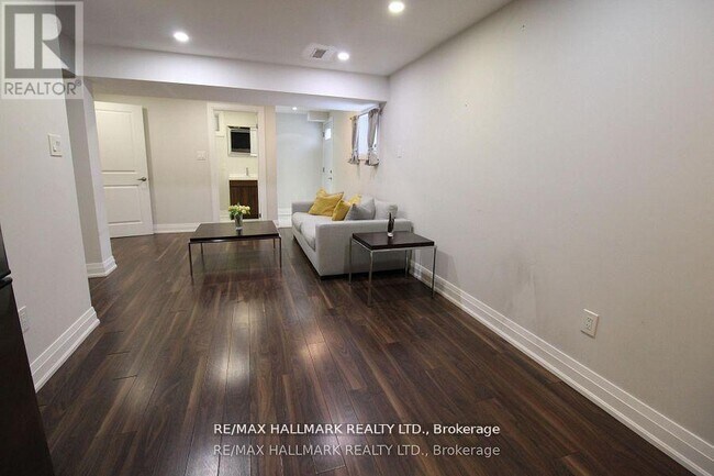 Photo du bâtiment - 158 Kingshill Rd