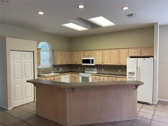 Foto del edificio - 6390 Baker Rd