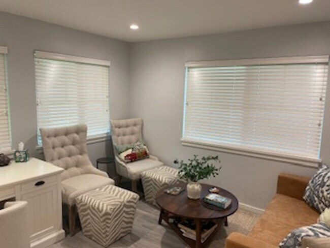 Foto del edificio - 1481 Hollister Ln