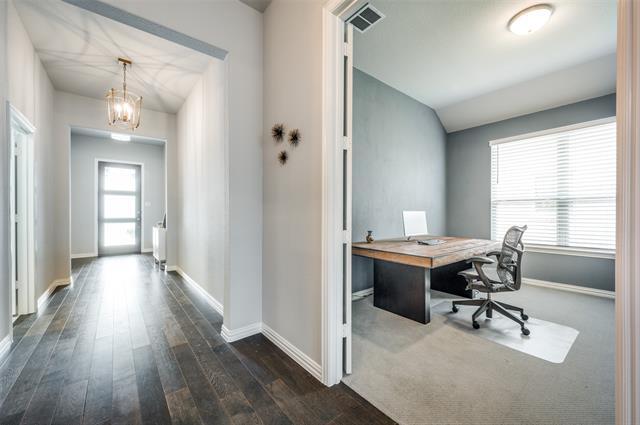 Foto del edificio - 3004 Comal Dr