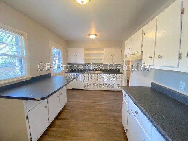 Foto del edificio - 1729 Dorrie Ln