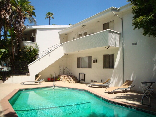 Building Photo - 1538 N Hayworth Ave