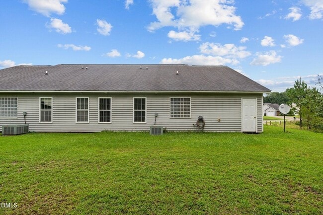 Building Photo - 173 Ariel St