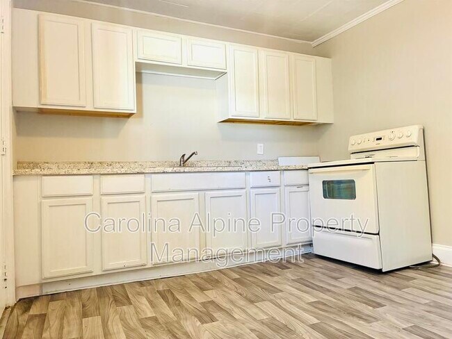 Foto del edificio - 1011 Horton Ave