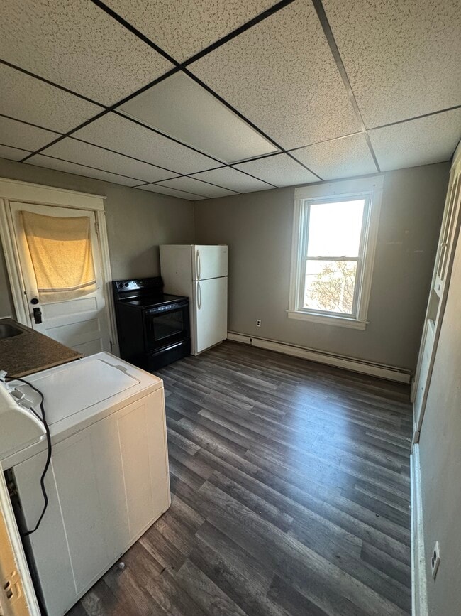 Kitchen Photo 2 - 150 Linden St