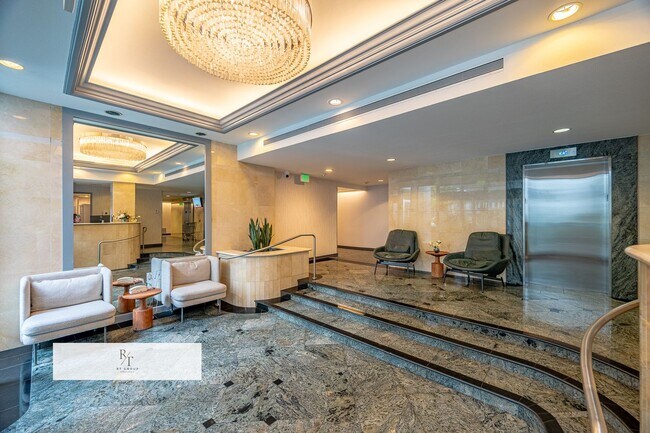 Foto del edificio - Modern 2-Bedroom Condo with Premium Amenities in Los Angeles