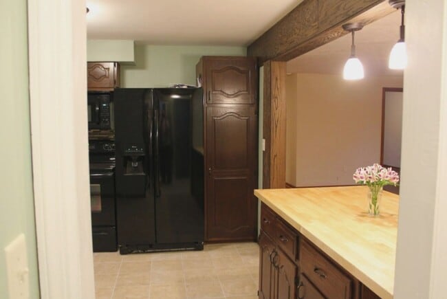 Building Photo - 106 Elmwood Dr